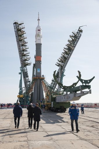 Expedition 59 Soyuz Rollout