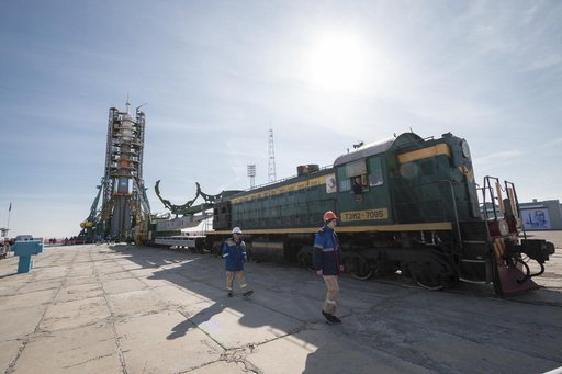 Expedition 59 Soyuz Rollout
