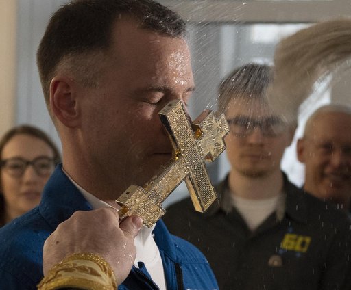 Expedition 59 Crew Blessing