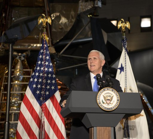 Premiere "Apollo 11: First Steps Edition"