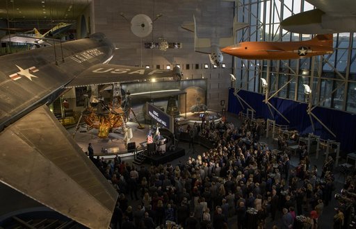 Premiere "Apollo 11: First Steps Edition"