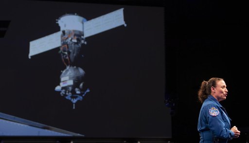 Astronaut Auñón-Chancellor at NASM