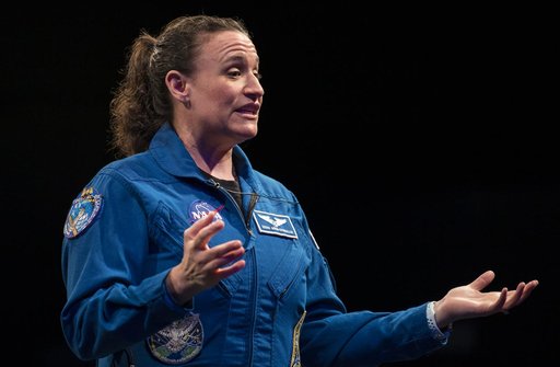 Astronaut Auñón-Chancellor at NASM
