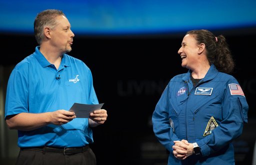 Astronaut Auñón-Chancellor at NASM