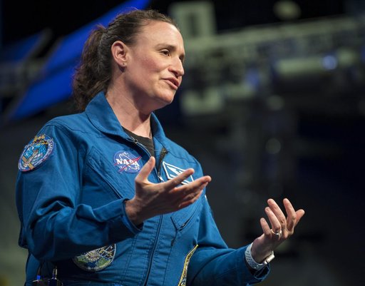 Astronaut Auñón-Chancellor at NASM