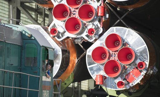 Expedition 60 Soyuz Rollout