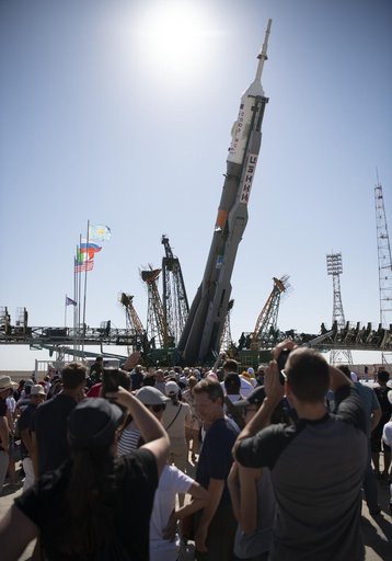 Expedition 60 Soyuz Rollout
