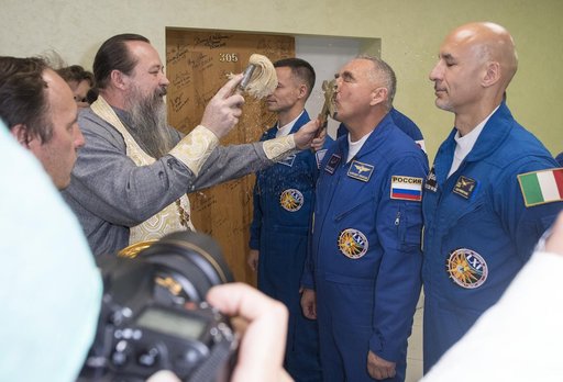 Expedition 60 Preflight