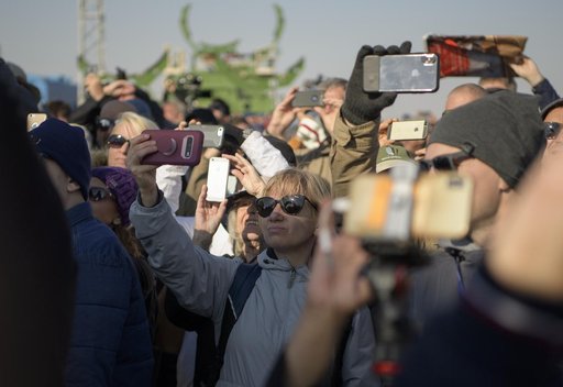 Expedition 61 Soyuz Rollout