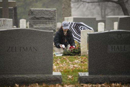 Doug Wheelock Participates in Wreaths Across America Day