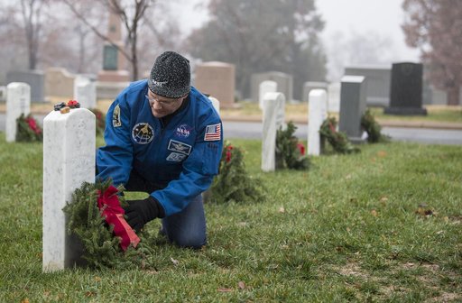 Doug Wheelock Participates in Wreaths Across America Day