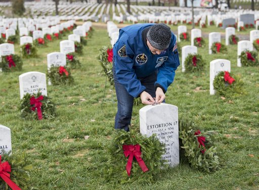 Doug Wheelock Participates in Wreaths Across America Day