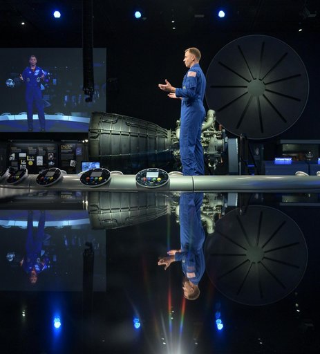Astronauts McClain and Hague at NASM