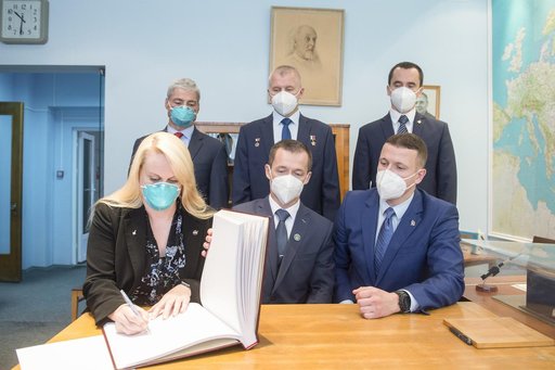 Expedition 64 Crew Guest Book Signing