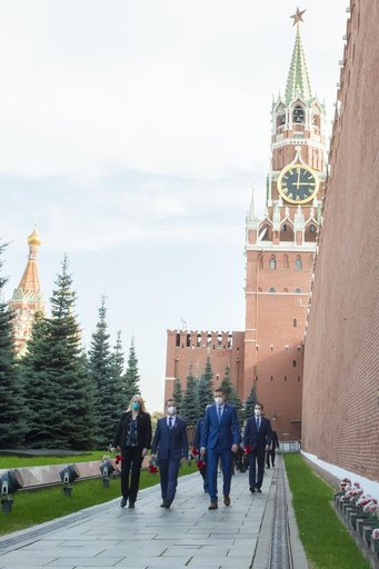 Expedition 64 Red Square Visit