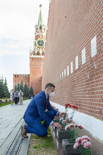 Expedition 64 Red Square Visit
