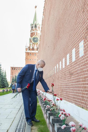 Expedition 64 Red Square Visit