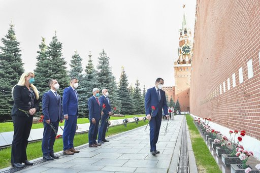 Expedition 64 Red Square Visit