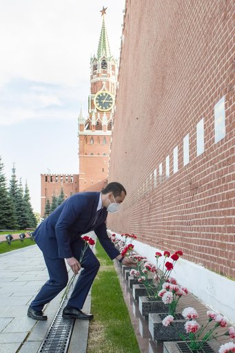 Expedition 64 Red Square Visit