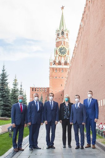 Expedition 64 Red Square Visit