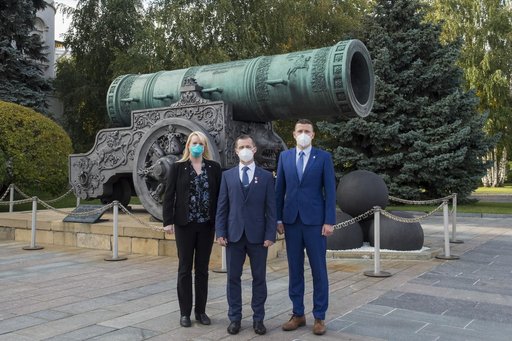 Expedition 64 Red Square Visit