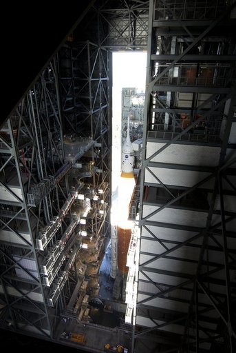 Artemis I First Rollout