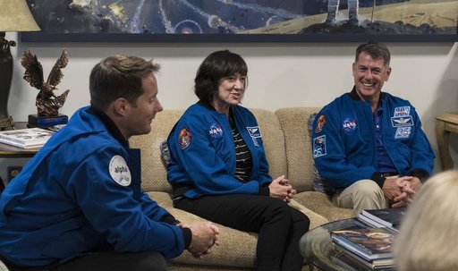 NASA Leadership Meets with NASA’s SpaceX Crew-2 Astronauts