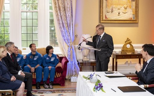 French Sign Artemis Accords
