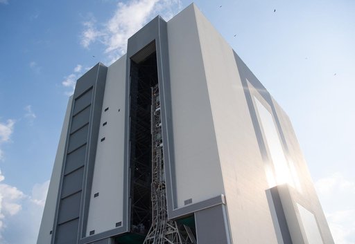 Artemis I Rollout