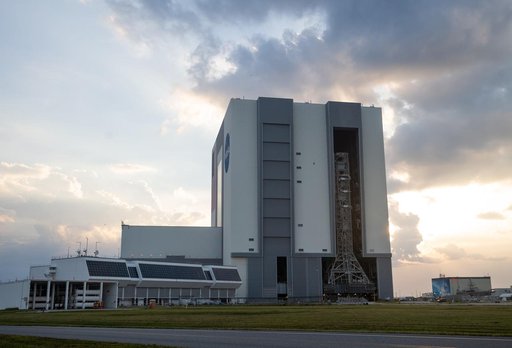 Artemis I Rollout
