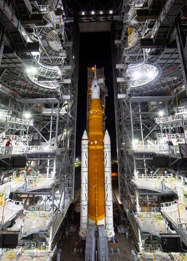 Artemis I  Rollout