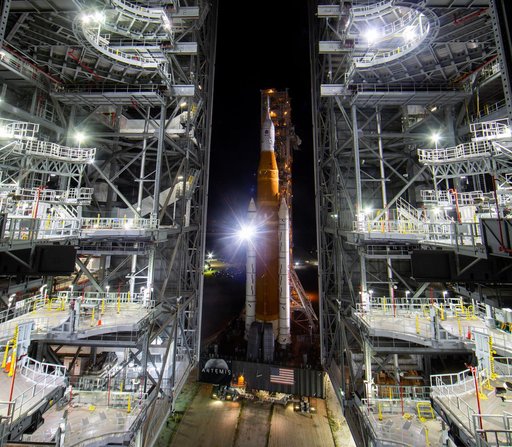 Artemis I  Rollout