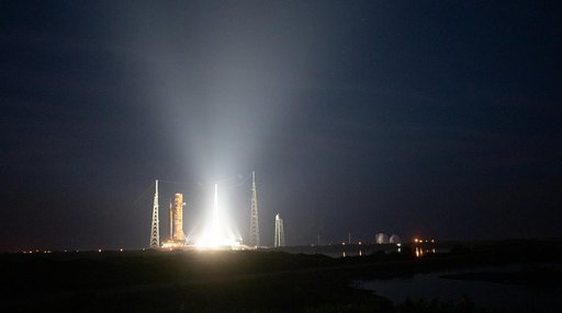 Artemis I Rollout