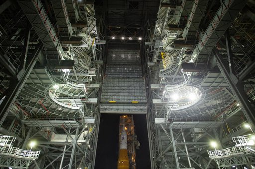 Artemis I Rollout
