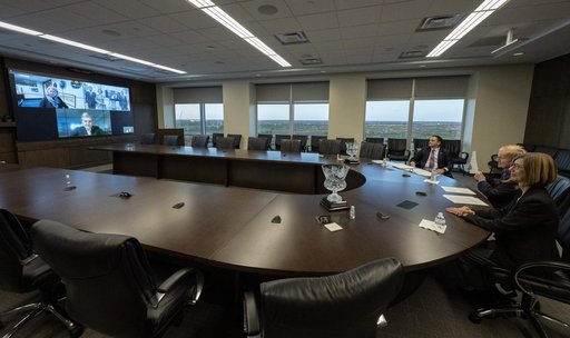 NASA Administrator meets with Japanese MEXT Minister for a Gatew