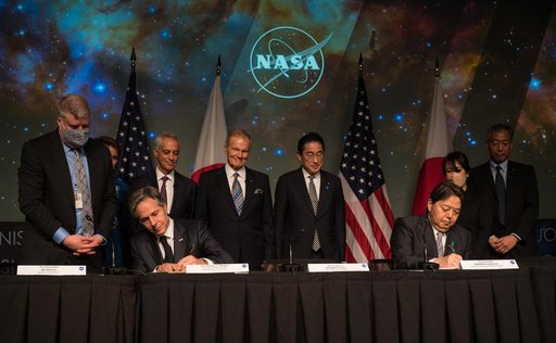 U. S. and Japan Space Agreement Signing