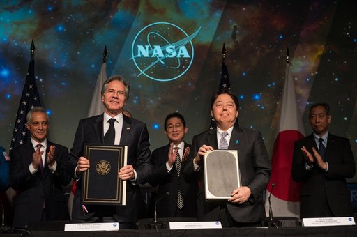 U. S. and Japan Space Agreement Signing