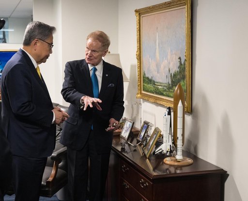 NASA Leadership Meets with Republic of Korea’s Minister of For