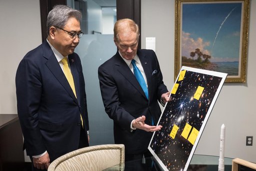 NASA Leadership Meets with Republic of Korea’s Minister of For