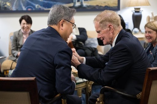 NASA Leadership Meets with Republic of Korea’s Minister of For