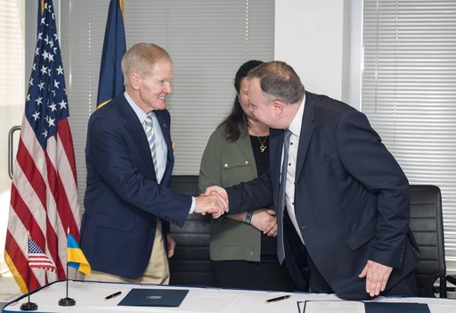 NASA Admin Signs Joint Statement with Space Agency of Ukraine