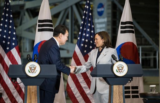 Vice President Harris and President Yoon at GSFC