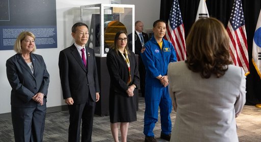 Vice President Harris and President Yoon at GSFC