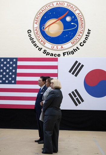 Vice President Harris and President Yoon at GSFC