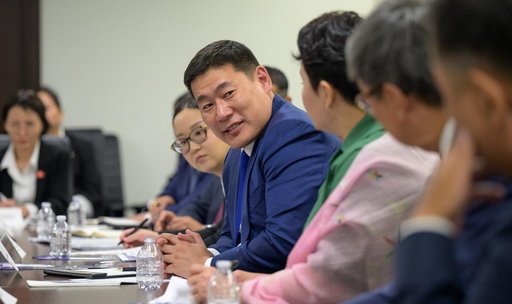Mongolian Prime Minister and NASA Deputy Administrator Meet