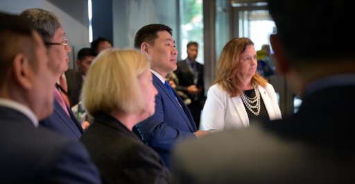 Mongolian Prime Minister and NASA Deputy Administrator Meet