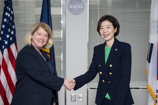 NASA Deputy Admin Meets with Korean Vice Minister for Science an