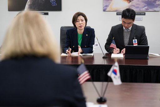 NASA Deputy Admin Meets with Korean Vice Minister for Science an