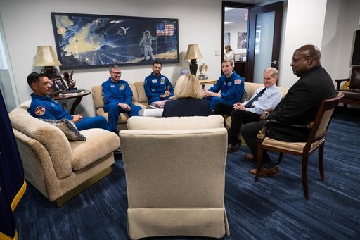 NASA Leadership Meets with Crew of Expedition 69