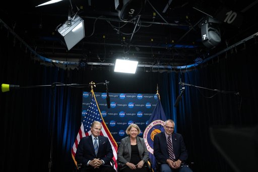 NASA Leadership Speaks with Boeing CFT Crew
